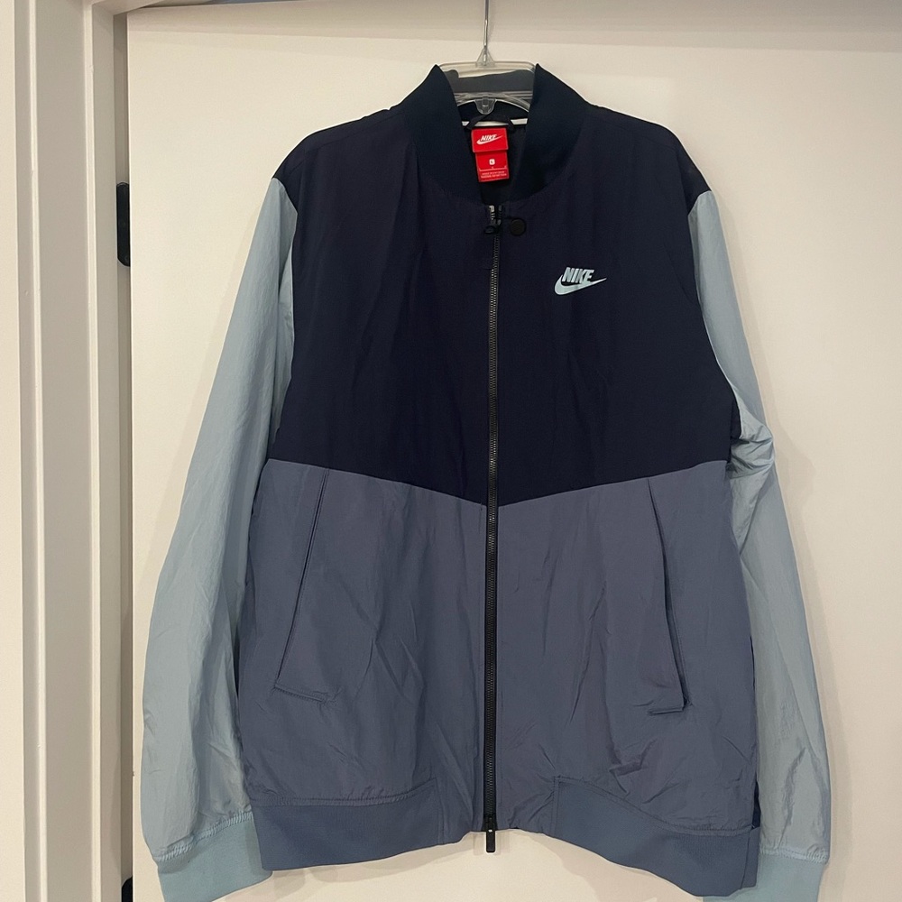 Retro Nike Windbreaker